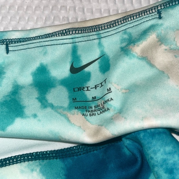 Nike One Women’s Dri-Fit Tie-Dye Cropped Mid-Rise Tight Fit Leggings Size Medium - Picture 5 of 5